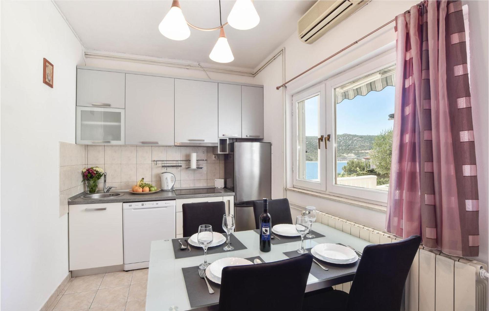 Nice Home In Poljica With House Sea View Marina Ngoại thất bức ảnh